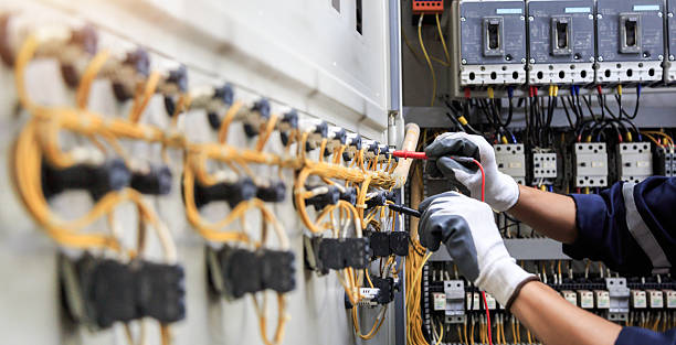 Professional Electrician technician working in Mount Ivy, NY